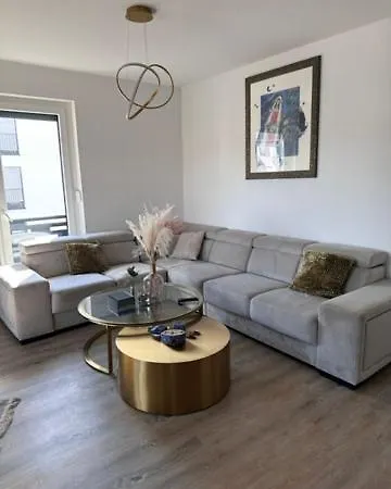 Modern Near Airport Appartement *